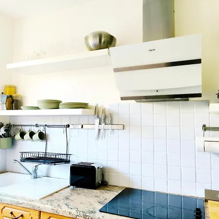5 Min To Sea, 8 Min To Train Station, Parking * Menton