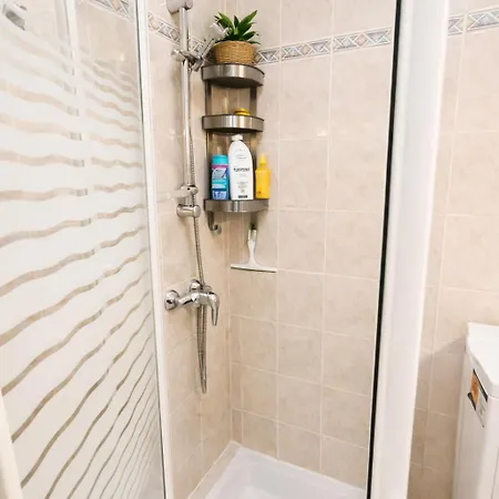 5 Min To Sea, 8 Min To Train Station, Parking Appartement Menton