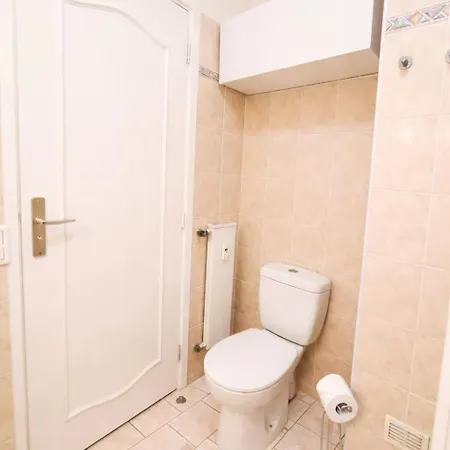 Appartement 5 Min To Sea, 8 Min To Train Station, Parking